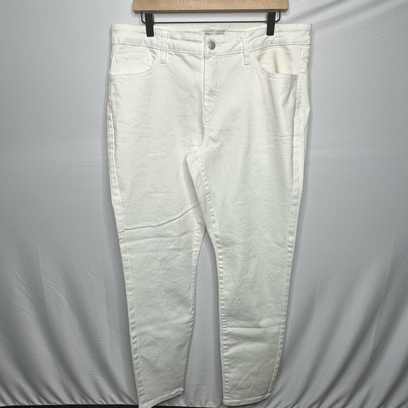 Ava & Viv White Denim Jeans size 16 NWOT - Picture 3 of 5